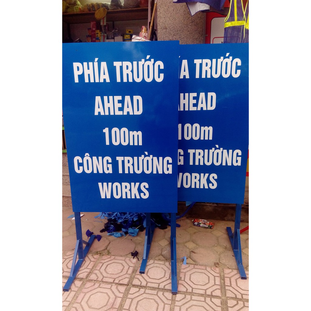 Biển báo công trình đang thi công